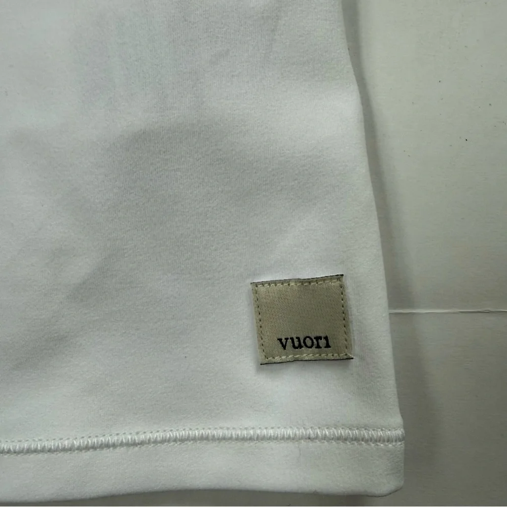 Vuori Halo Performance Crop Tank White Racerback Athletic Top XS - Picture 4 of 5
